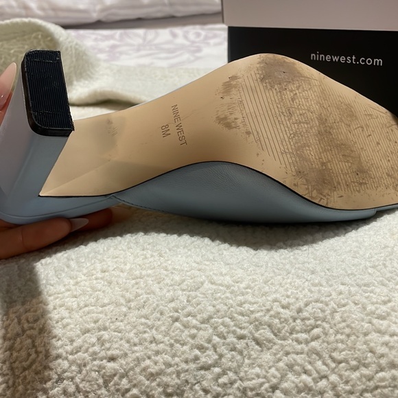 NINE WEST HEELS - Picture 4 of 4